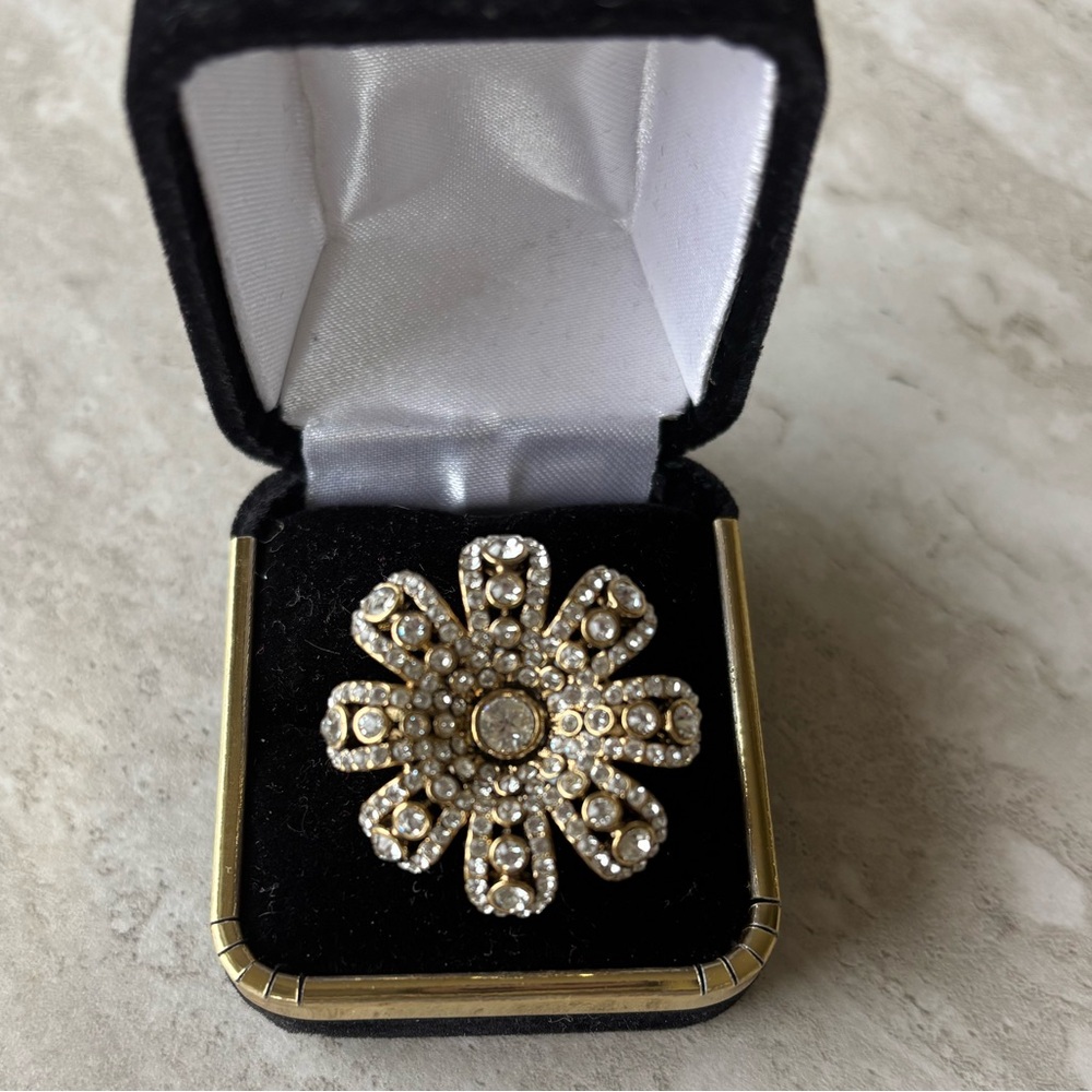 Elegant Gold CZ Floral Brooch Ring Size 8
